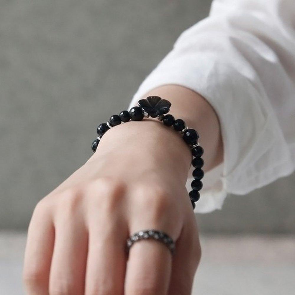 0Sb0116 Flower Onyx Gemstone Bracelet