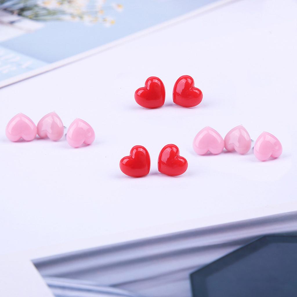 100 Stück herzförmige Reißzwecken mit Etui für Büro-Pinnwände. Bunte Reißzwecken. Plastik-Karten-Reißzwecken für Korktafeln.