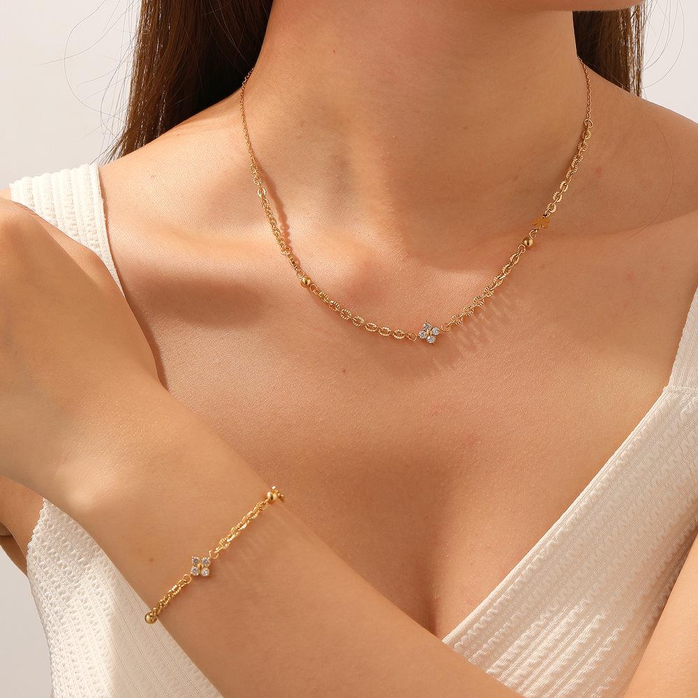 Elegant Gold-Plated Rhinestone Flower Chain Set with Irregular Patchwork Design