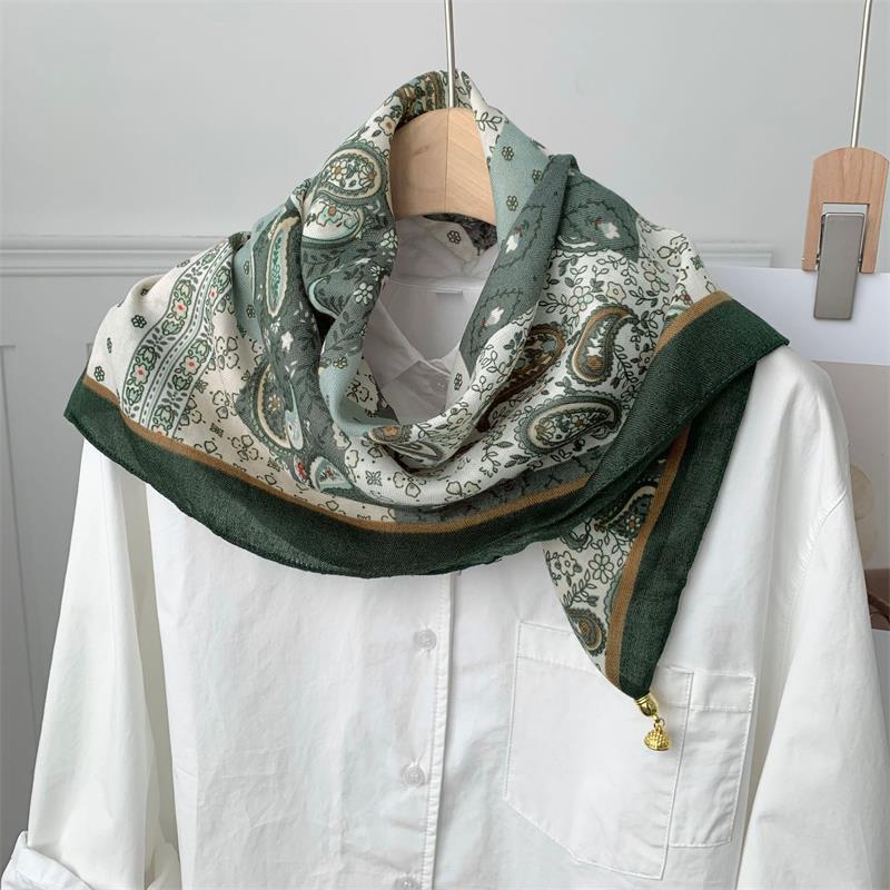70*70 Square Scarf Retro Print Silk Scarf With Magnetic Buckle Women Neck Scarf All-Match Shawl Headscarf Accessory Gift