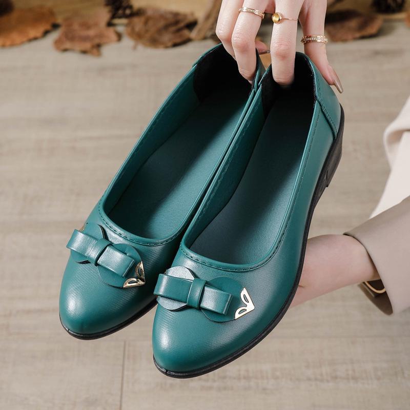 Dámská pohodlná obuv z měkké kůže, která neklouže