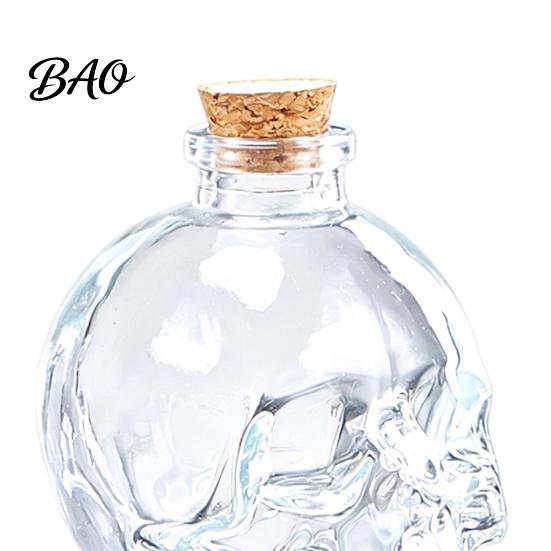 Bottiglia per la Conservazione del Bourbon Decanter da Whiskey a Forma di Teschio, Vetro 3D per Liquori con Tappo, Dispenser da Vino Originale per Home Bar, Regalo Gotico Unico per Uomini Versamento Fluido