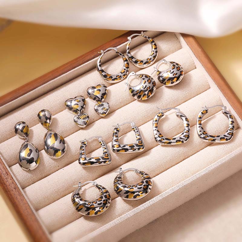 HECHENG Retro Leopard Snake Pattern Exaggerated Sexy Earrings Women's Banquet Metal Zircon Gift 1 Pair