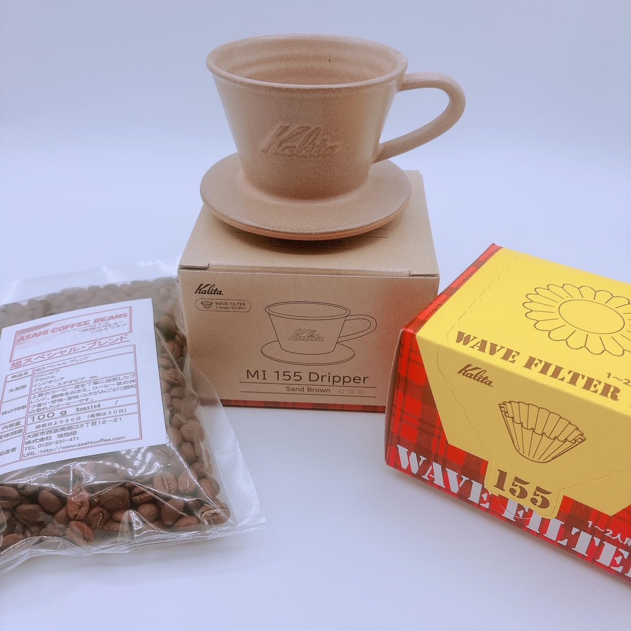 

Kalita MI155 Coffee Bean Kalita Mino Ware with Wave Made in Japan Coffee Paper Container Set, Dripper, Ceramic, 1-2 Cups, (Sand Brown, Beans, 50-Pack)