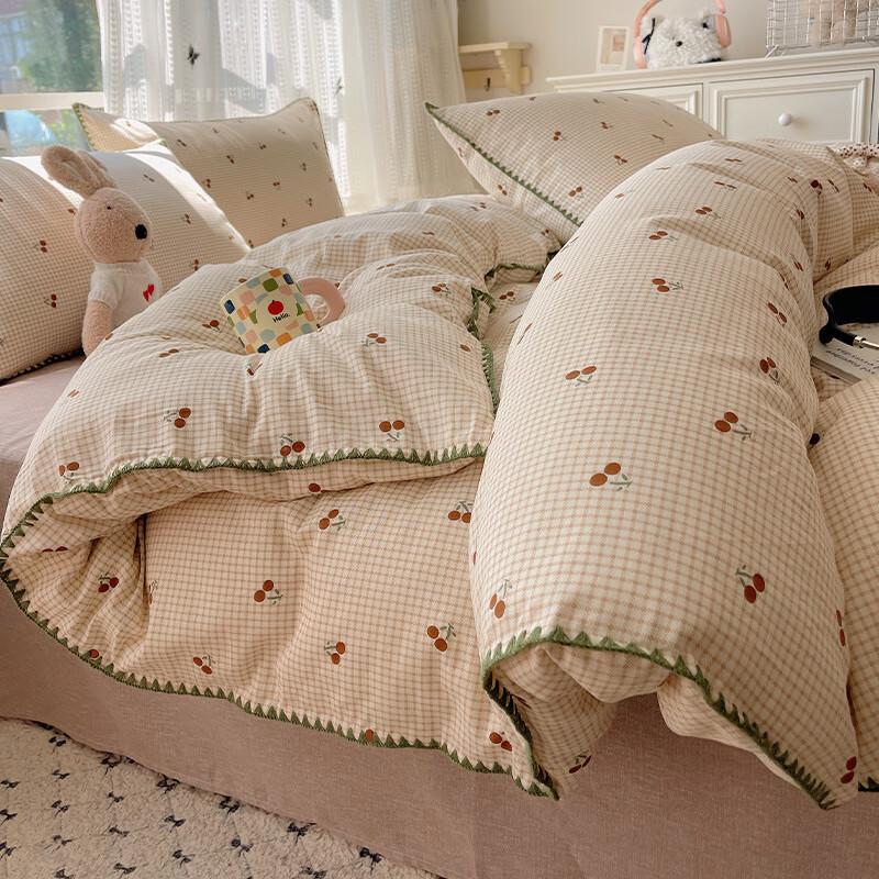 LISM Shell Embroidery Small Floral Four-Piece Bedding Set