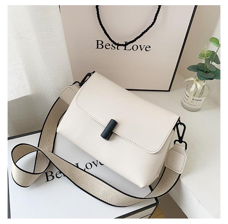 Retro Hong Kong Style Bag Women 2020 New Simple Shoulder Bag Fashion All-match Texture Messenger Female Bag Soft Leather Small Bag