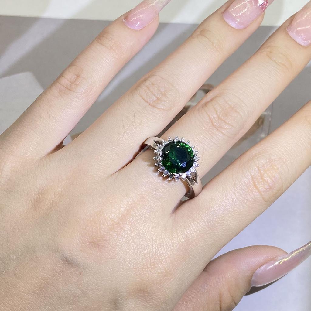 European and American Emerald Zircon Women's Rings  Creative Hand Accessories and Gifts