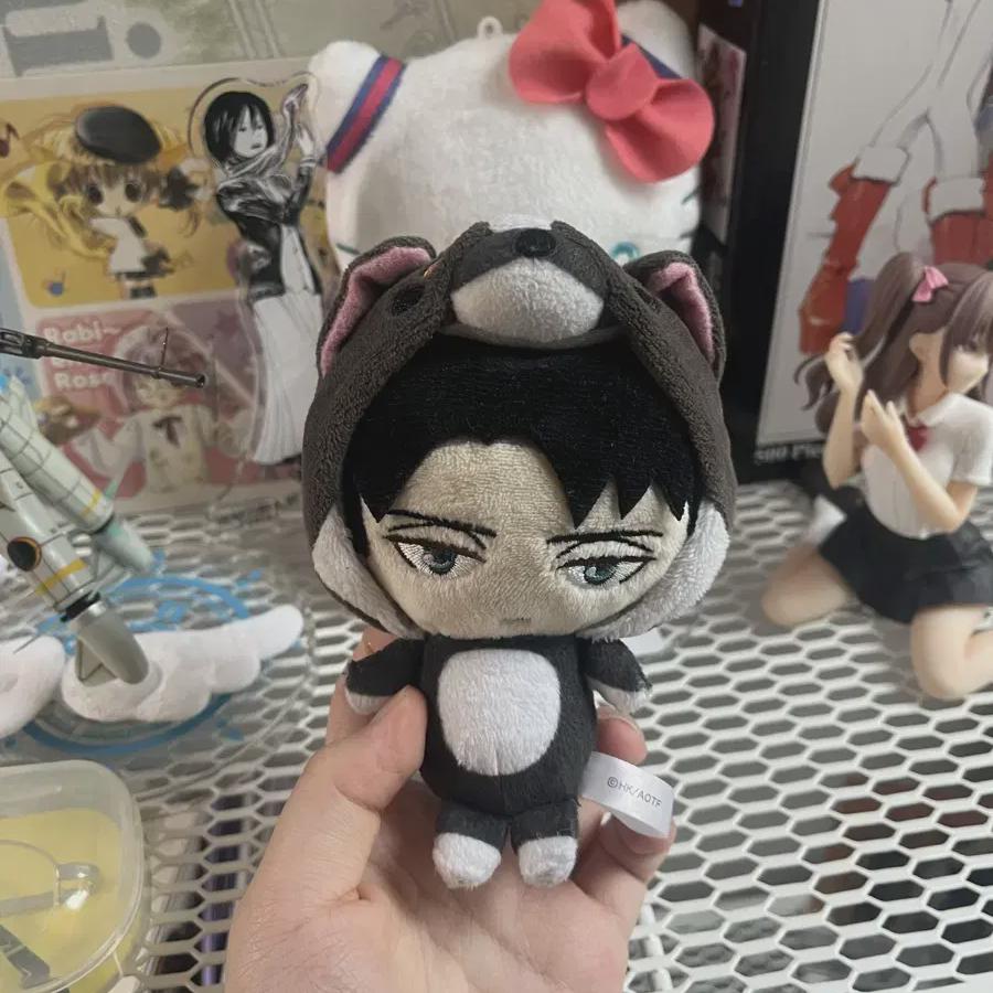 

Атака Титанов Липбуни Леви