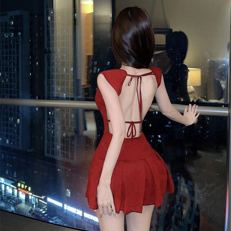 Niche design sense backless straps pure desire sexy suspender dress women's summer new slim and thin A-shaped skirt