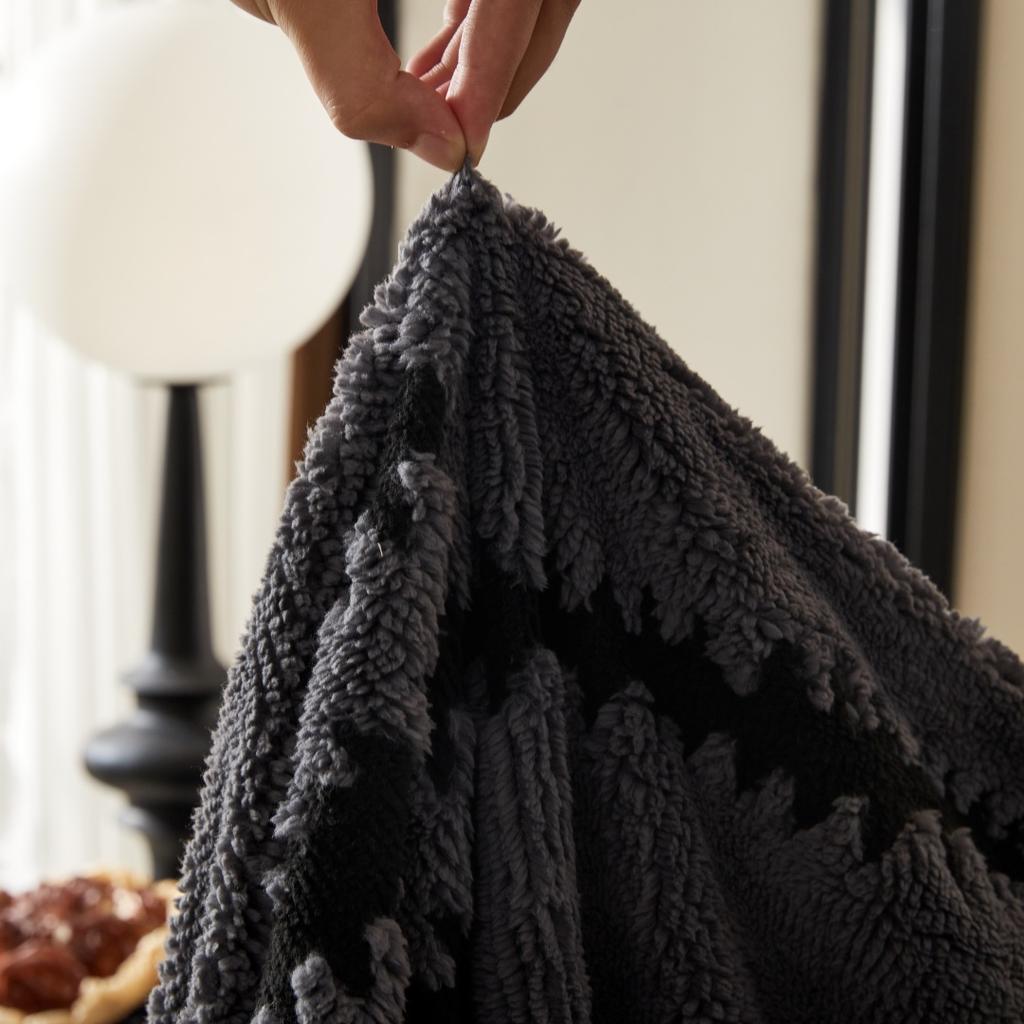 Thicken Graduating Arrows Tuffed Fleece Jacquard Warm Sofa Towel Universal Fluffy Blanket for Living Room Couch Bedding Room