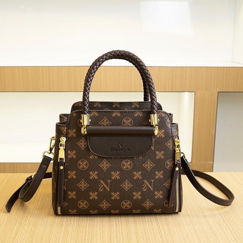 Advanced Women's Bag New Trendy Crossbody Retro Versatile Handbag Large Capacity Outdoor Shoulder Bag