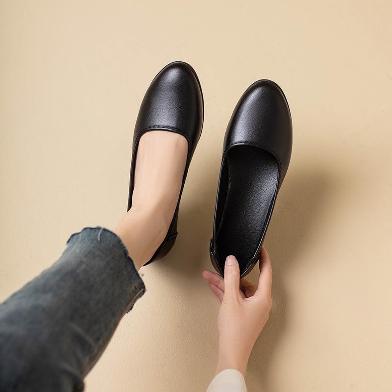 Женские мягкие кожаные нескользящие удобные туфли 8800 35 чёрный 980₽