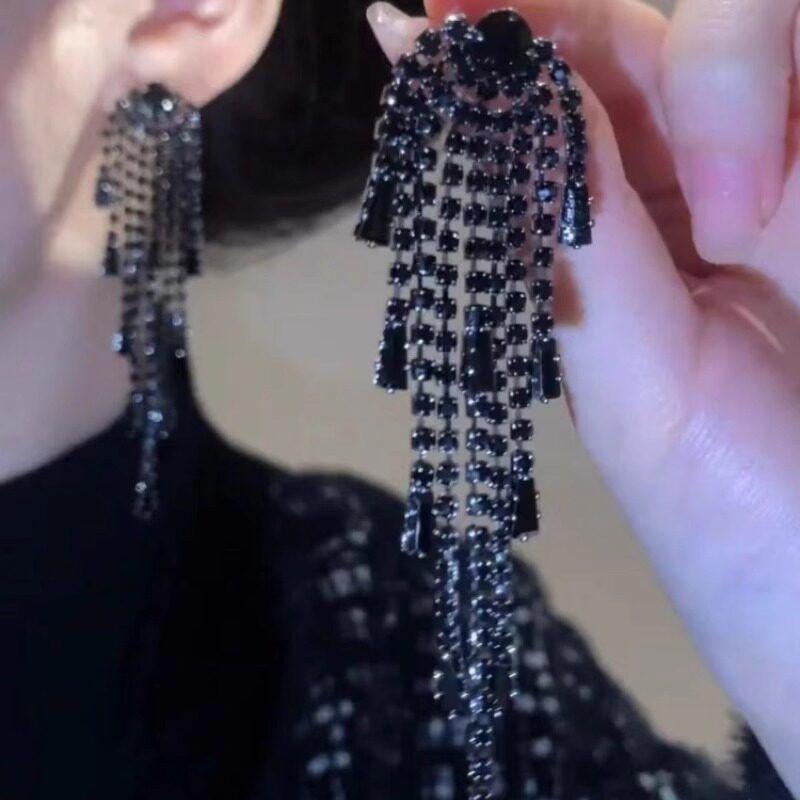 Fashion Retro Face Slimming Black Zircon Tassel Earrings Online Influencer Refined Long High-Profile Earrings Frosty Style Earrings Black