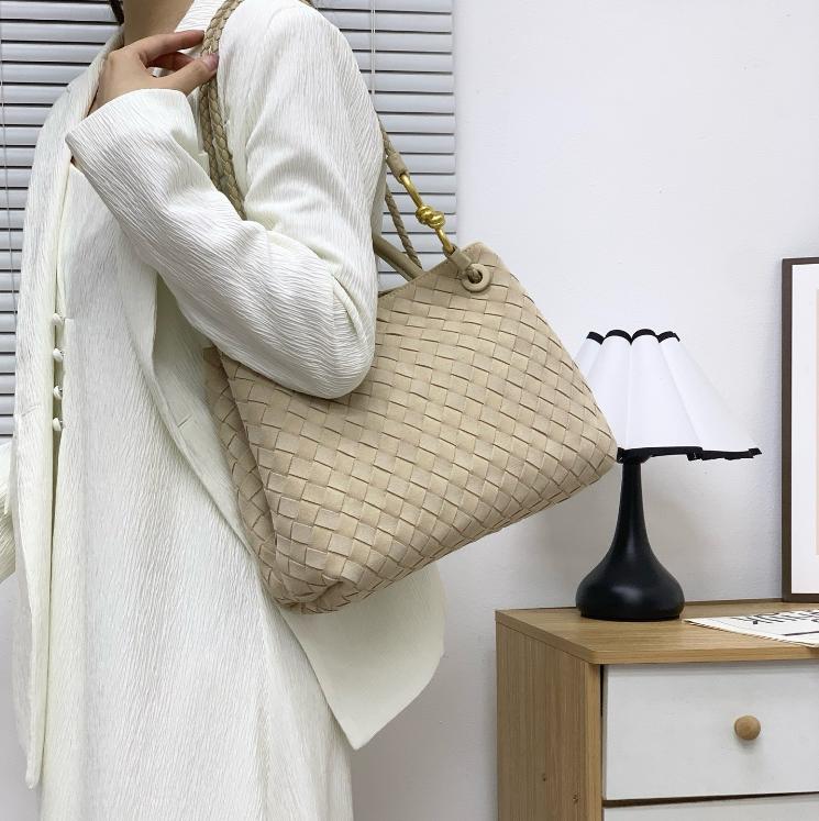 Designed Leather Bag Large Capacity Casual Handbag Single Shoulder Underarm Tote Bag For Women