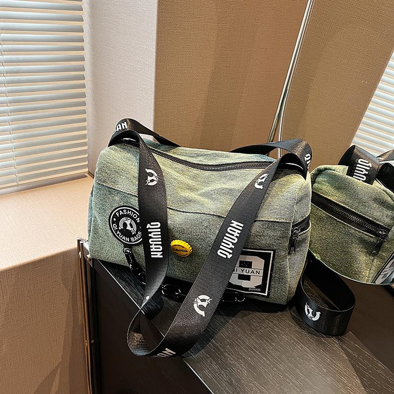 Denim bag women's large-capacity new versatile summer shoulder messenger bag niche design pillow bag