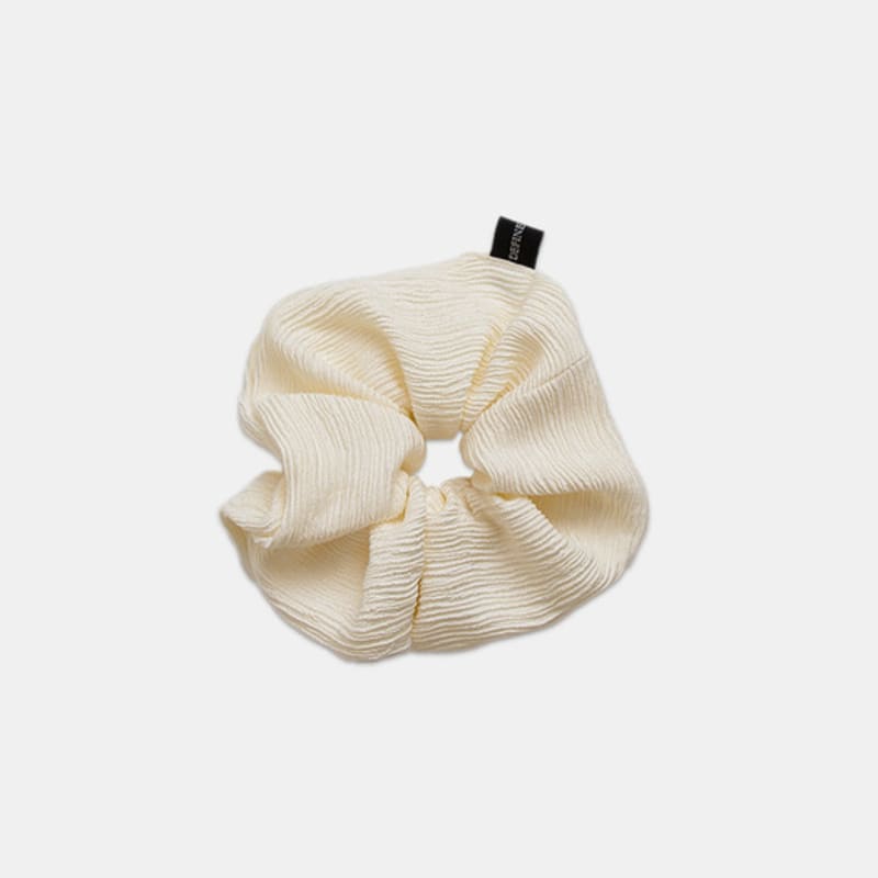 DEFINE OTHER Wrinkle Big Scrunchie (Cream)
