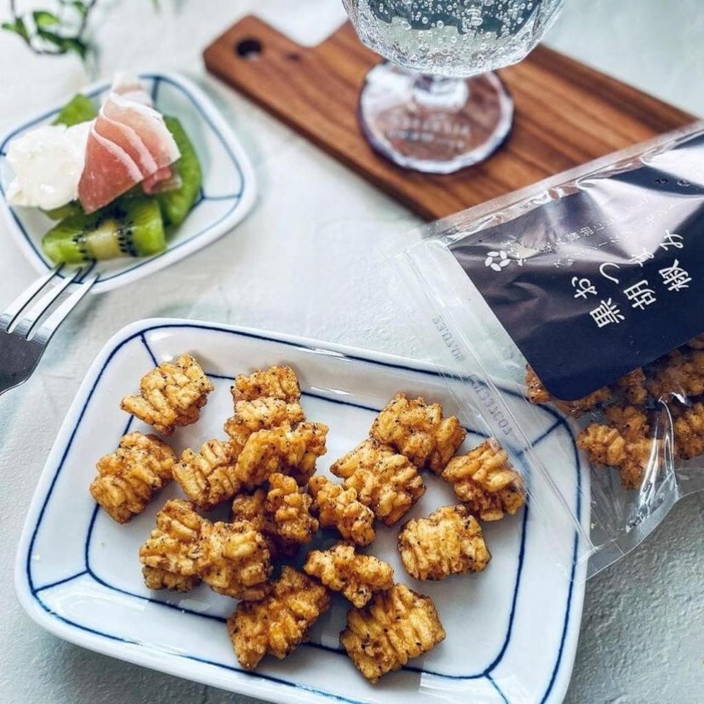 Sakurado Ryż Niigata Okaki Arare Zestaw Krakersów Ryżowych Sakura Seika Ser Camembert Okaki Słodki Miód Arare Krakers Ryżowy Sakura Seika Asortyment Prezentowy