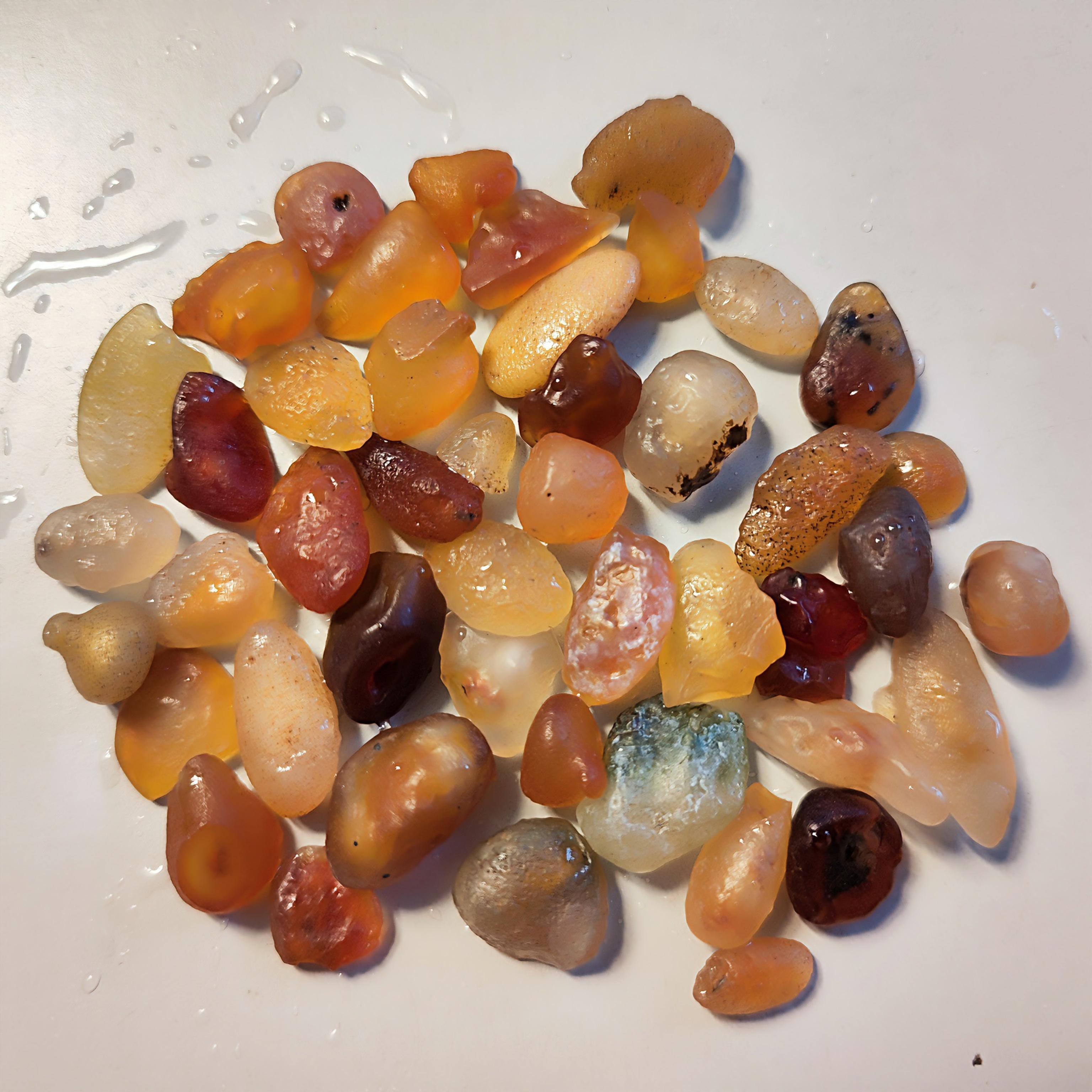 

Натуральный агат Гоби, рожденный в пустыне, сокровища красоты для изготовления ювелирных изделий, украшения для дома и сада, образец пустынного камня, минерала 3-20mm