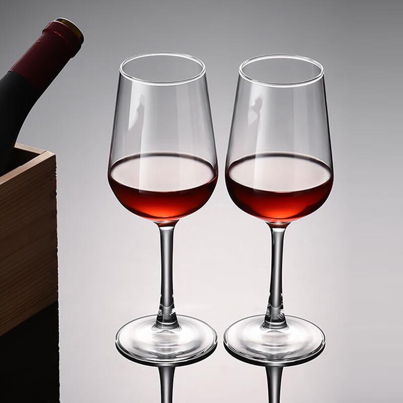 CLITON Stemmed Wine Glass Set