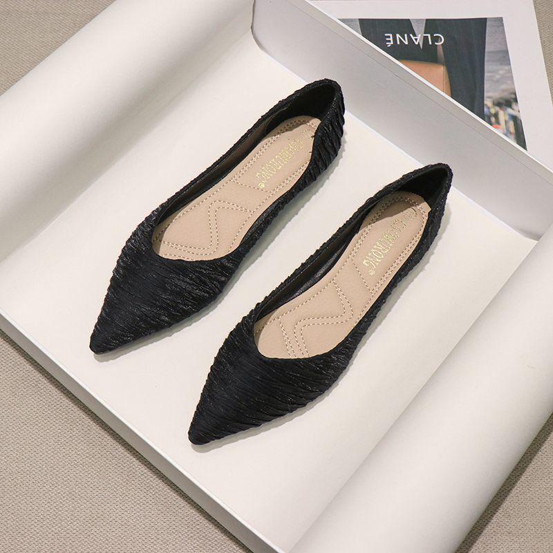 2024 Autumn Women's Fashion Mary Jane Flat Shoes - Versatile Pointed Toe for Skirts, Gentle Style