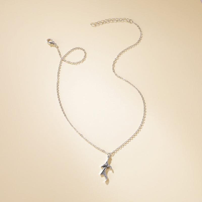 2 Pcs/Set Exquisite Bat Wing Heart Couple Necklace Heart Wing Pendant Necklace Set  Jewelry Decoration Gift for Girl Boy