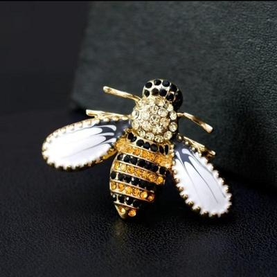 Metal Insect Bee Rhinesotne Brooches For Women Clothing Coat Jewelry Accessries Gift