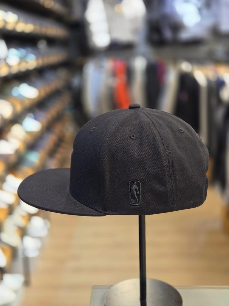 NBA Unisex New York Knicks NYK High Frequency Hard Snapback N245AP641P (19)