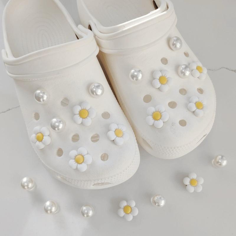 14pcs/set Hole Shoe Charm Suitable for Clogs Detachable Three-dimensional Flower Small White Flower Shoe Decoration 2024 New