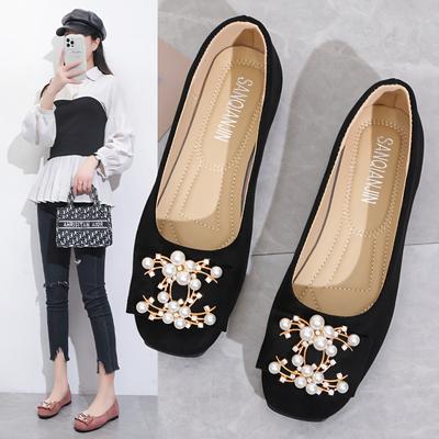 2025 Spring and Autumn New Single Shoes Women's Versatile Square Head Flat-soled Doudou Shoes Wedding Shallow Mouth Xiuhe Shoes Antique Women's Shoes