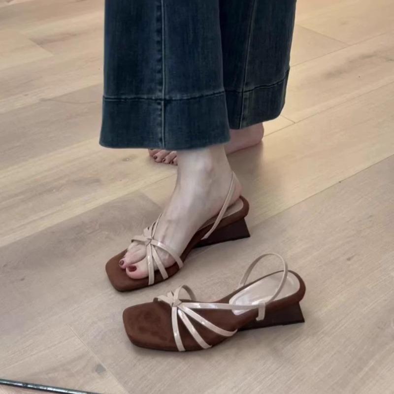 Fashion Hot Selling 2025 New Designer Summer Women Sandals Fashion Open Toe Party Dress Fashion Pumps Ladies Outdoor Gladiator Sandalias