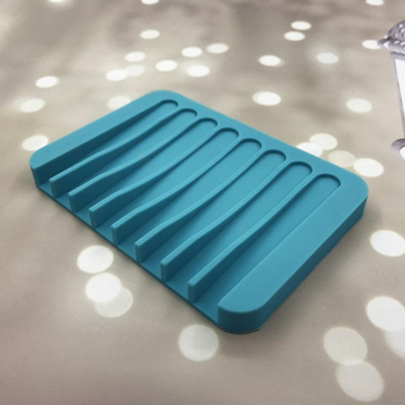 1Pcs High Quality Silicone Self Draining Soap Dishes Innovative Soap Holder Saver Silicone Soap Holder Anti Slip Pad