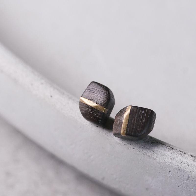 

Ручная работа Девочки Неправильная секция Личность Черное дерево Earrings