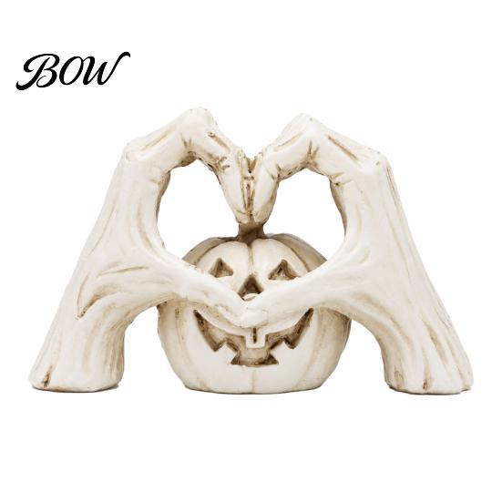 Halloween Pumpkin Figurine Gothic Skeleton Heart Hand Sculpture, Spooky Resin Abstract Statue, Home Ornament Shape Finger Gesture Love Ornaments белый