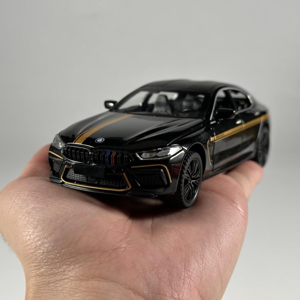 1:32 BMW M8 MANHART MH8 800 Supercar Alloy Metal Diecast Model Car Sound and Light Pull Back Children's Toy Collectible Birthday