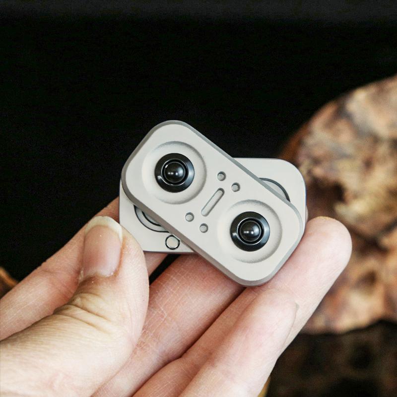 Owl Papa Coin EDC Mechanical Metal Slider Fingertip Push Card Decompression Desktop Toy