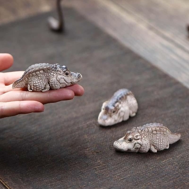 Handmade Purple Clay Alligator Tea Pet Financial Croc Tea Ceremony Accessory Desk Decor