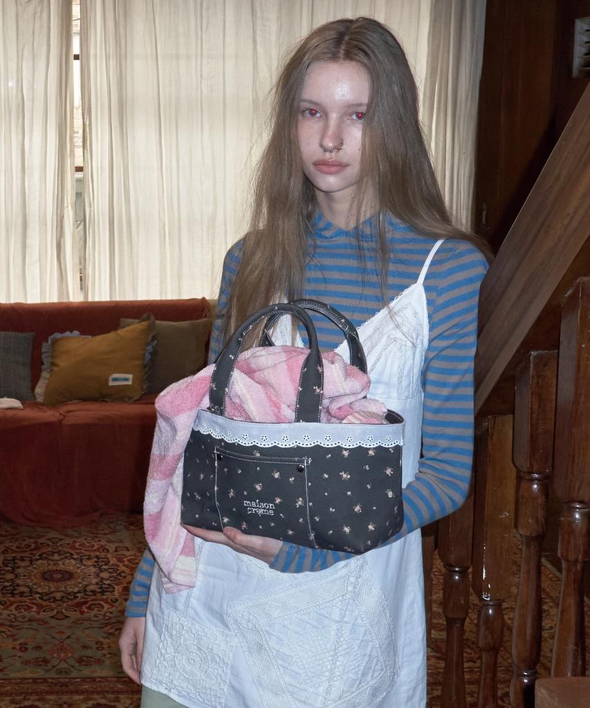 Maison Creme Floral Lace Tote Bag_Foggy Black
