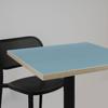 Mange-debout 60 x 60 cm - modèle Bazila bleu cèdre chants bois