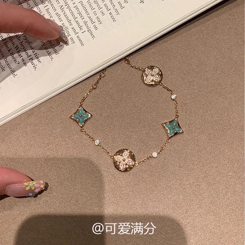 

Sterling silver mint Mambo four-leaf clover zircon bracelet light luxury temperament medieval small fragrant style jewelry
