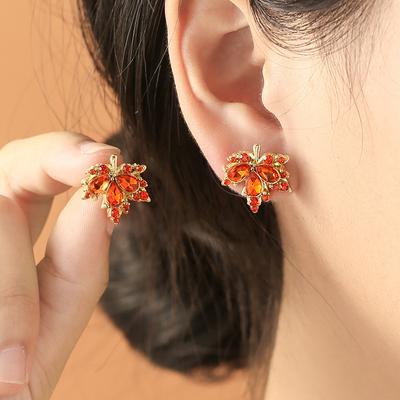 S Silbernadel Rotes Ahornblatt Ohrringe für Damen Neuer Trendiger Stil Retro Einzigartiger Ohrring Herbstliche Atmosphäre Accessoires
