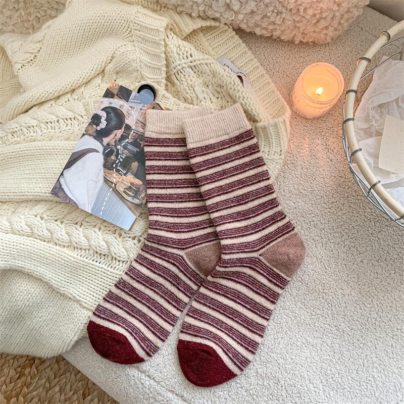 

Thickened, Warm, Retro and Versatile Striped Wool Socks, Color-blocking Artistic Mid-calf Socks, Pile Socks, Women s Socks 1 pair абрикосовий