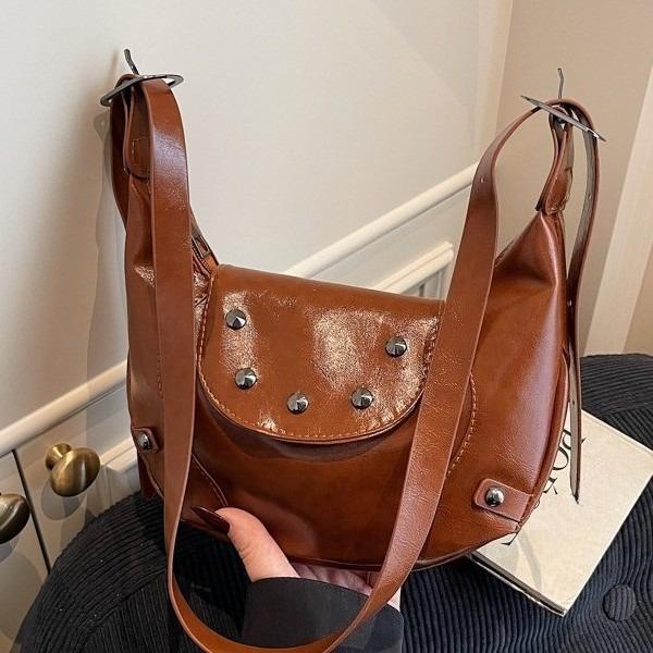 Trendy Rivets, High-end Texture, Large Capacity, Fashionable and Retro, Single-shoulder Crossbody, Underarm Dumpling Bag