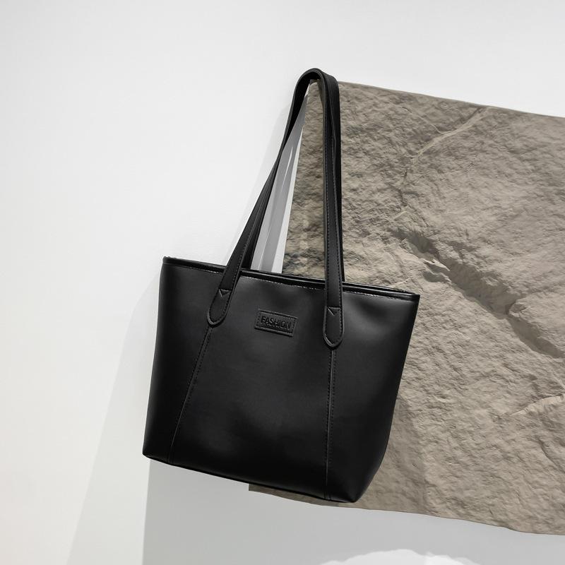Tote Bag Women's 2025 New Large-capacity Commuter Bag Autumn Niche Design Shoulder Bag Simple Class Bag