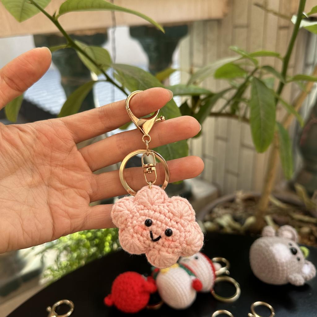 Handmade wool crocheted cartoon sunny day doll dog pig sheep chicken fox rabbit animal diy doll head key chain bag decoration