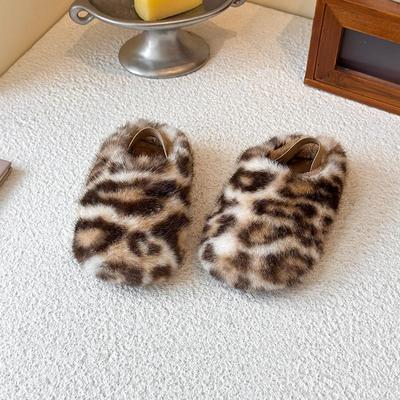 Ciabatte Birkenstock da bambina con stampa leopardata e fodera in pelliccia: Mocassini Chiusi da Esterno Autunno/Inverno 2025, Caldo Cotone con Velluto.