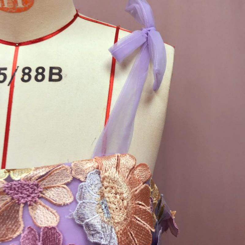 Elegantní 3D květinové výšivky Ženy Šaty s řemínkem Sladká krajka s ramenem Společenské šaty bez zad Jaro Léto Dámský župan