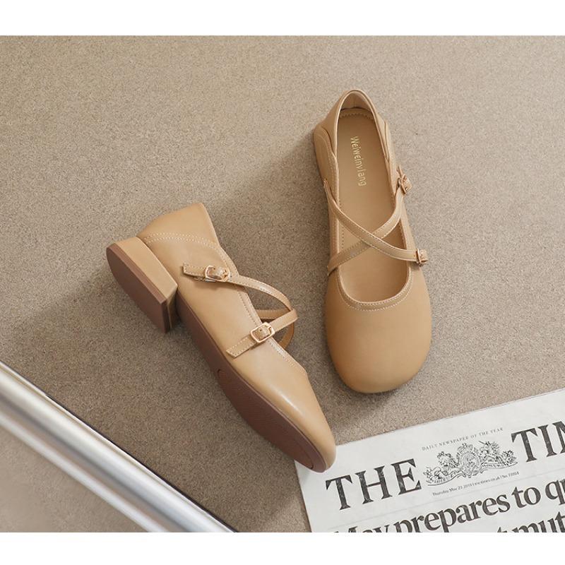 Women's soft soled thick heels round toe shoes