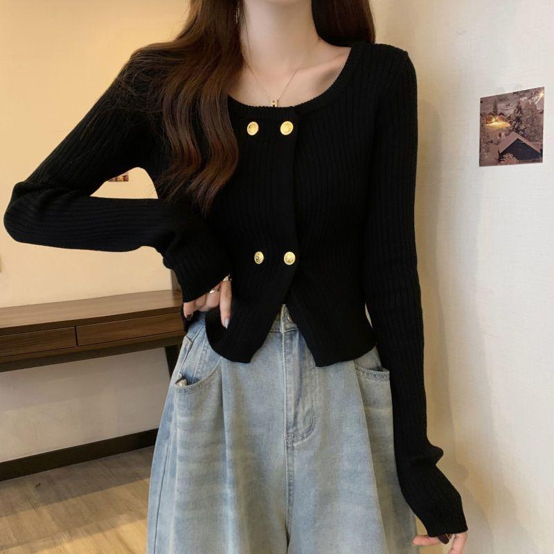 

QICED Мягкий вязаный кардиган с квадратным воротником в стиле ретро для женщин, осенне-зимний дизайн, универсальный короткий свитер Sense Niche Uniform size чёрный