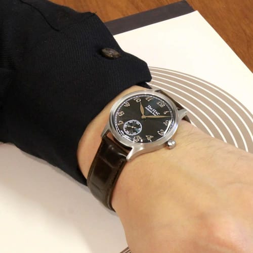 The STAC Japanese-made 36mm Classic Retro Watch for Men and Women, Blue-Green and Brown Crocodile Leather, ST-AR002