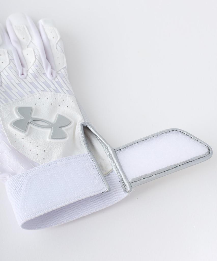 UA Clean Up Batting Gloves Silver YLG [Under Armour] White/Metallic Silver/Metallic